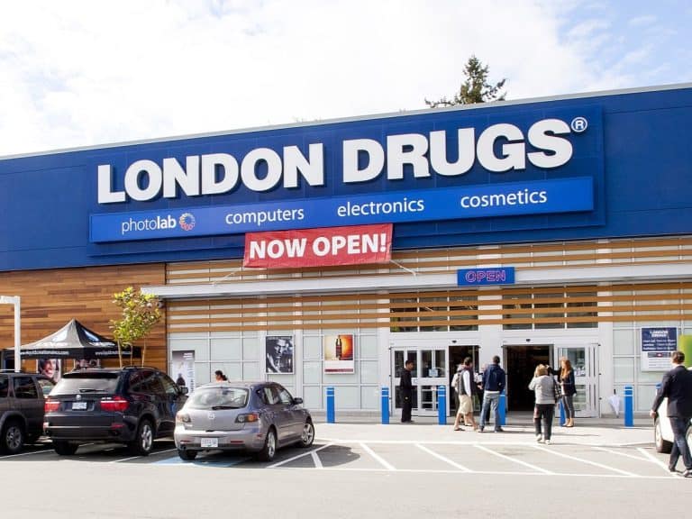London Drugs by Ldmediaservices via CC BY 3.0.