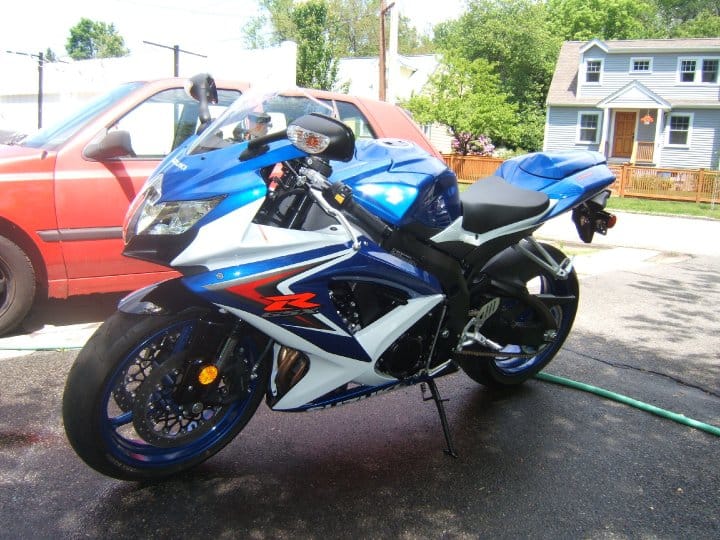 Suzuki GSX-R 750 similar to the one involved in the collision