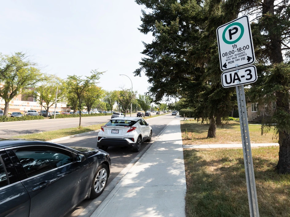 Image of residential parking zone sign in Edmonton