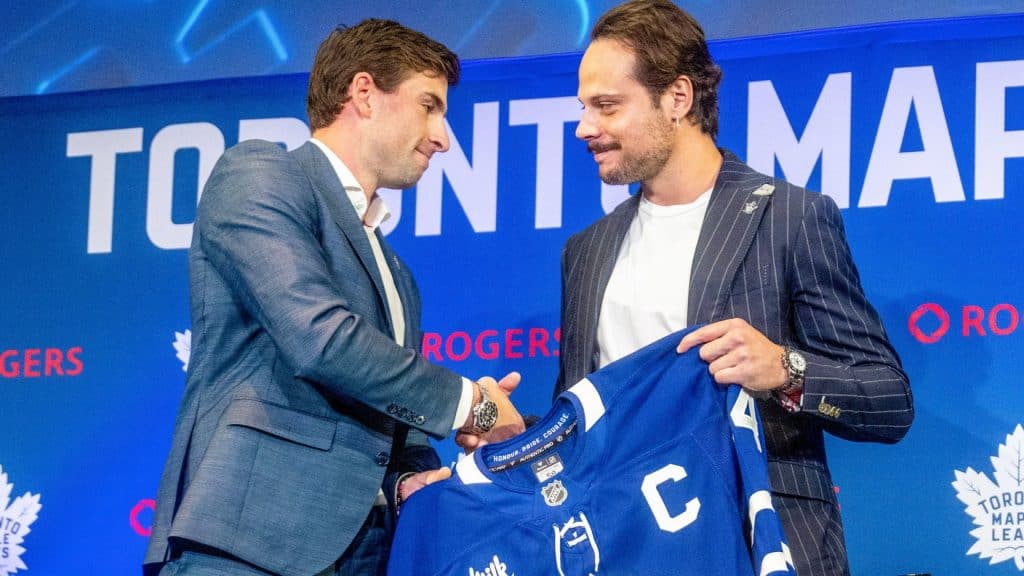 John Tavares passing the torch to Auston Matthews