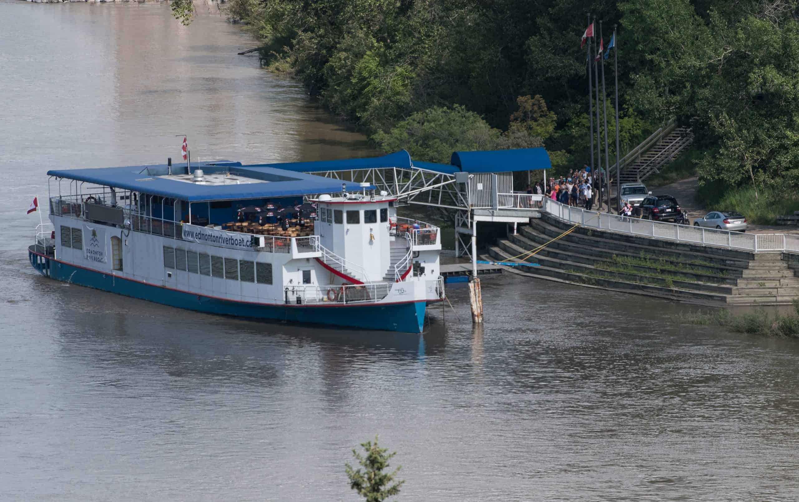 River valley riverboat