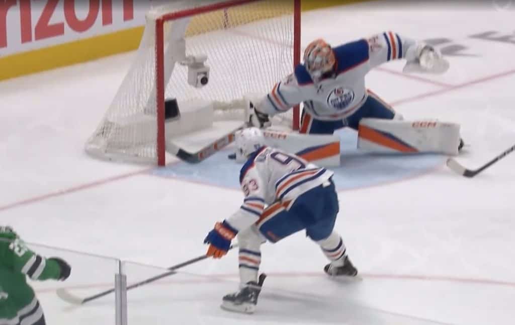 Stuart Skinner makes the save of the playoffs preserving the shutout in the Oilers' game 2 win.