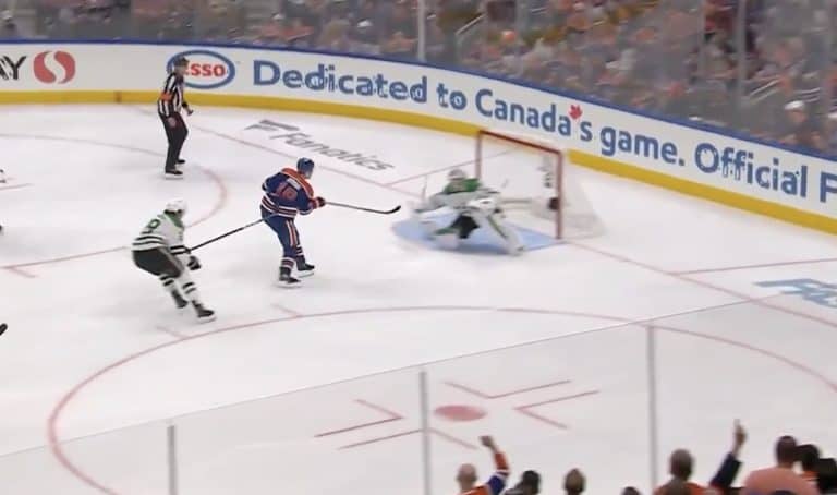 Zach Hyman scores in the 3rd Period of Game 3 to give the Oilers a 4-1 lead.