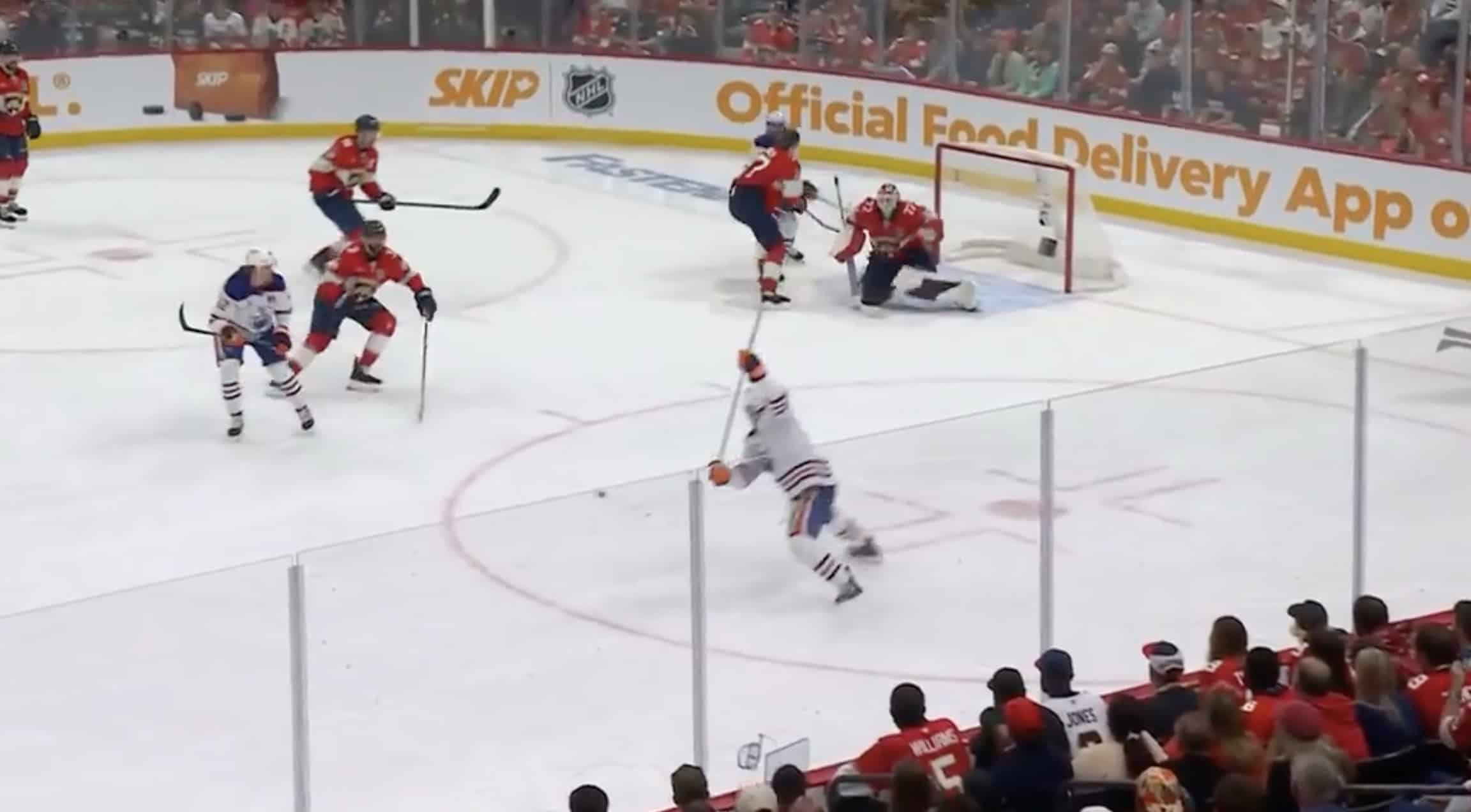 Jake Walman tees up a Kasperi Kapanen feed that finds the back of the net, giving the Oilers a 4-3 lead late in Game 4.